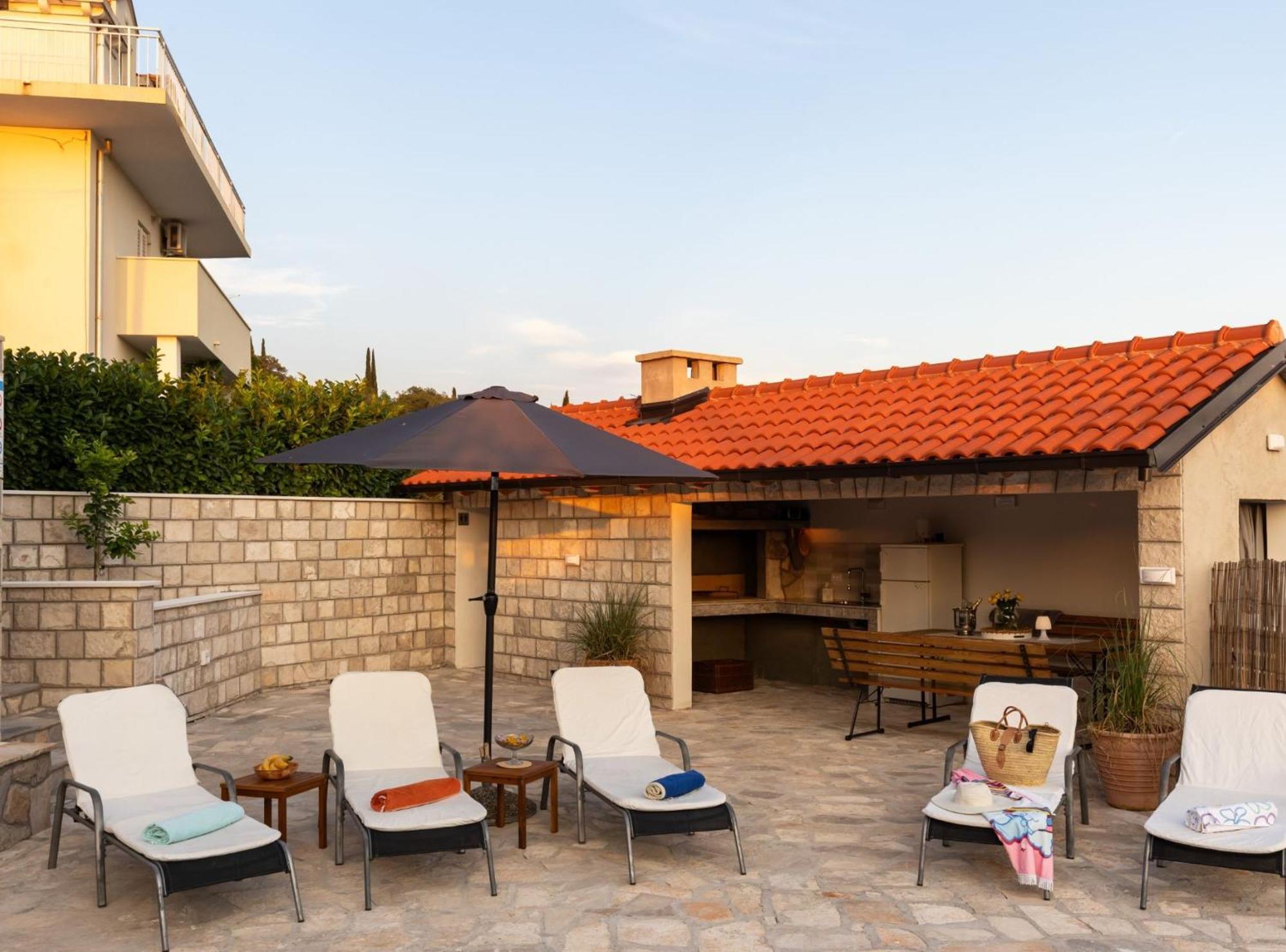 Villa Source With Private Pool Pridvorje Esterno foto