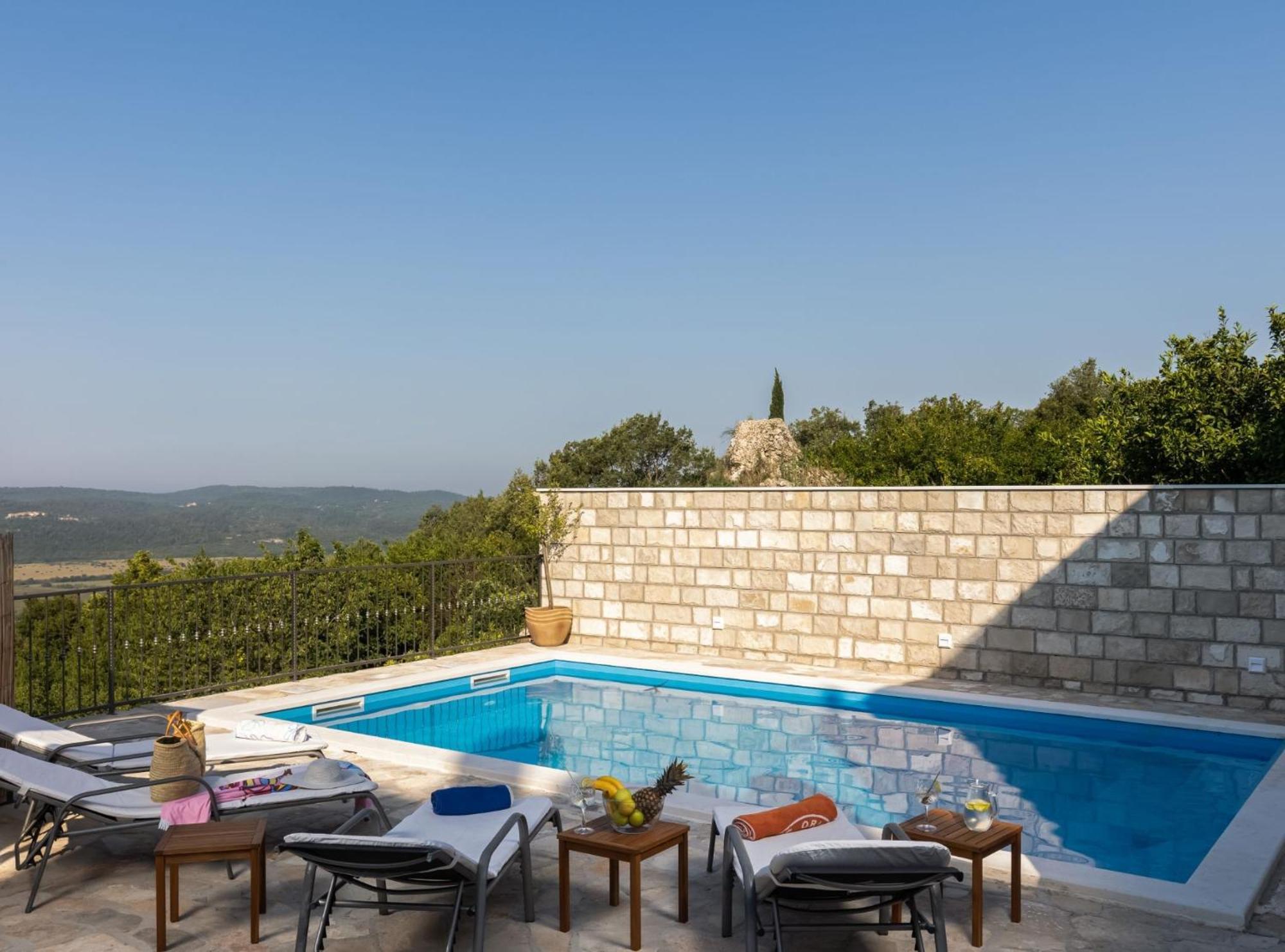 Villa Source With Private Pool Pridvorje Esterno foto
